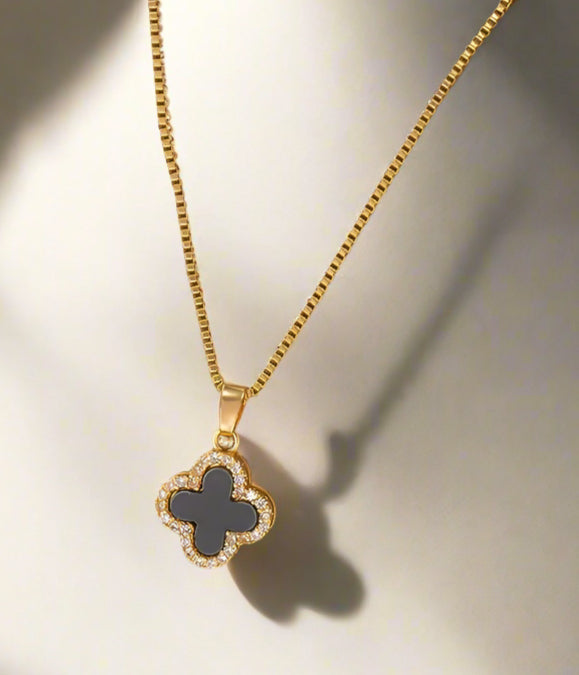 Noir Clover